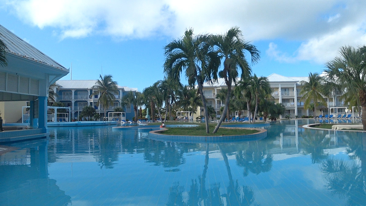 Отель PGS Varadero Hotel 4* Варадеро Куба. Бассейн у снек бара.