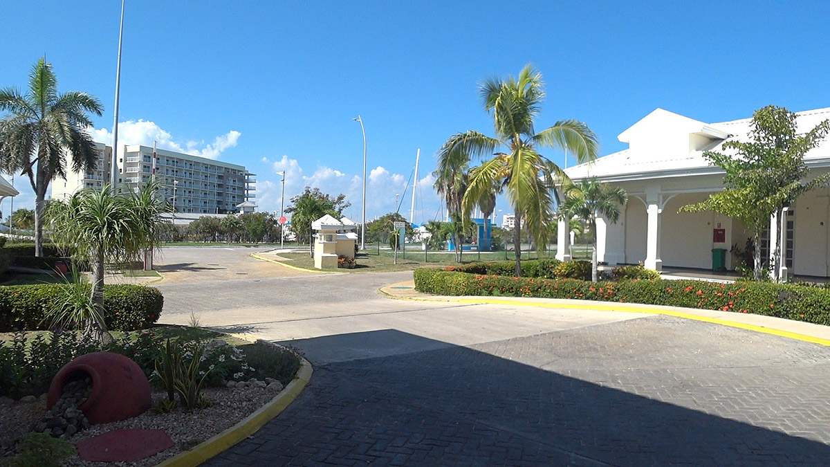 Отель PGS Varadero Hotel 4* Варадеро Куба. Вьезд-выезд в отель.
