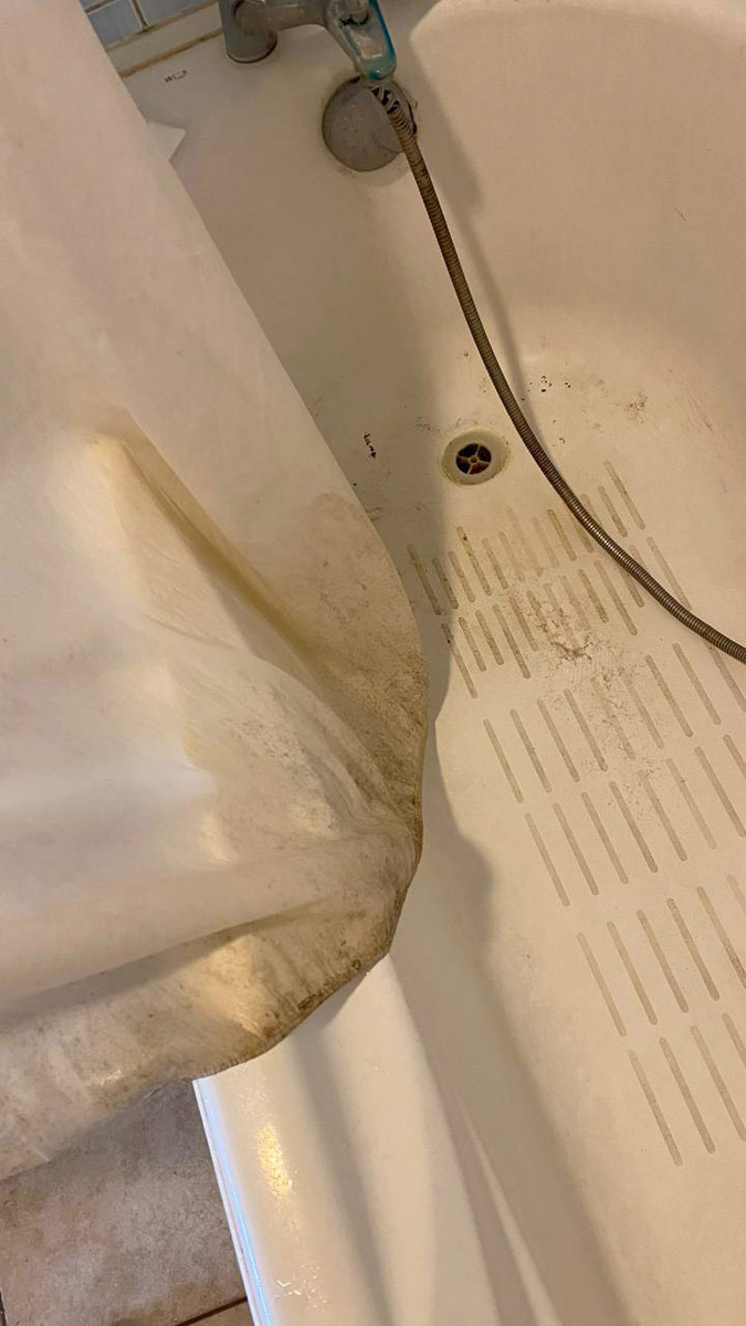 Фото PGS Varadero Hotel 4*, ужасно грязная шторка в ванной.