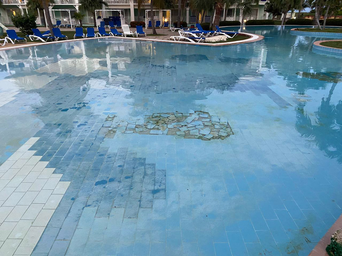Фото PGS Varadero Hotel Плитка на дне бассейна совсем отвалилась