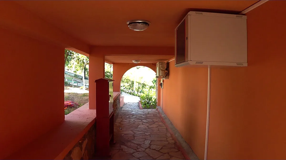 отель senza garden holiday club внутри одного из коридорчиков