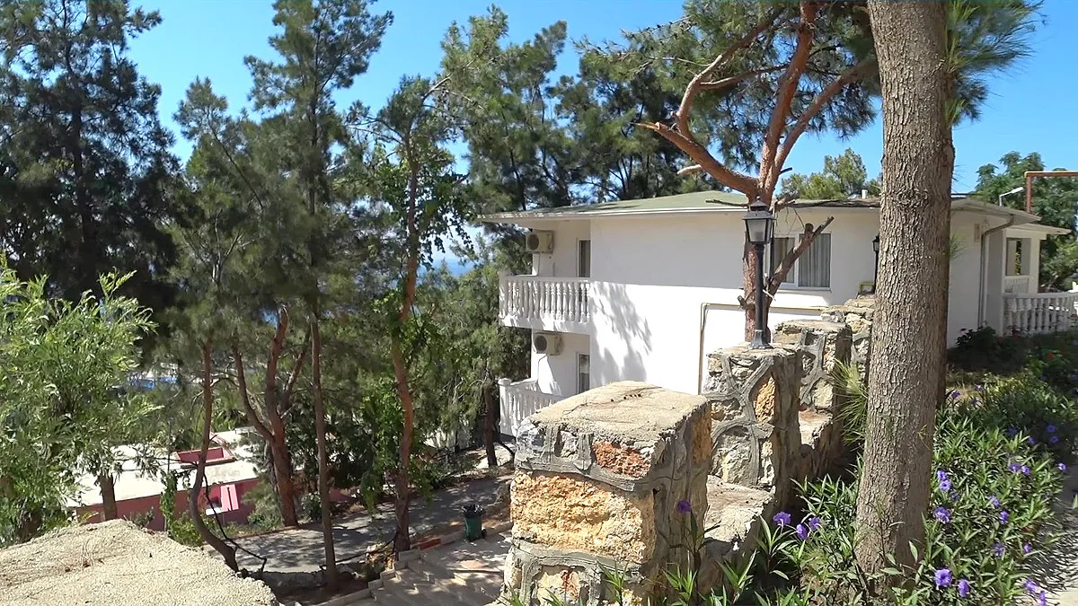 отель senza garden holiday club Вот еще один трехэтажный белых корпус