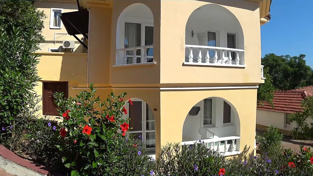 отель senza garden holiday club желтый двухэтажный корпус