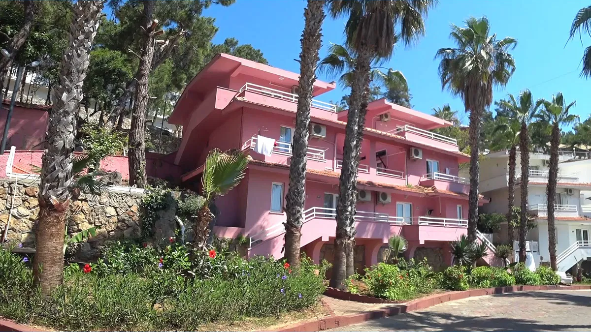 отель senza garden holiday club корпус расположен вдоль центральной дороги