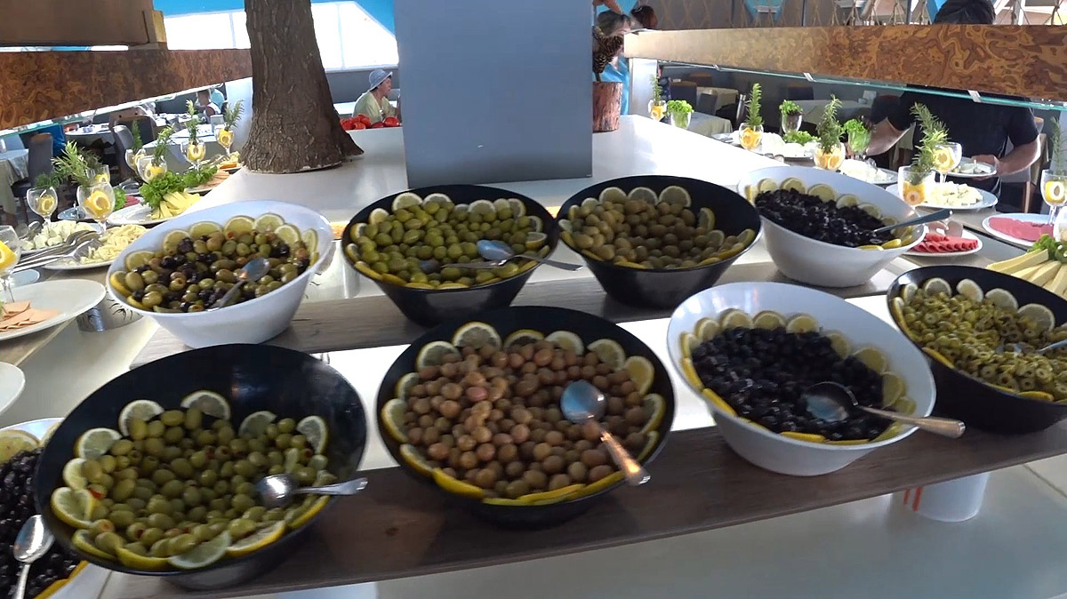 senza garden holiday club оливки и маслины, всегда присутствуют в Турецком меню