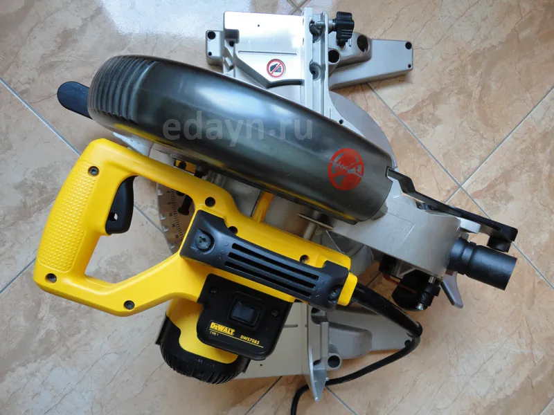 Торцовочная пила - DeWalt 713 XPS общий вид.